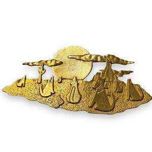 Brooch Pin Broach Signed JJ (Jonette) Gold Tone “Wolves Howling at Moon”